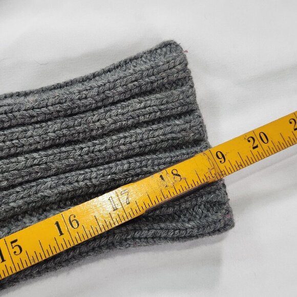 Moda International Sweater Woman’s Sz Small Wool Blend Gray Wrap Buckle
Lot F - Picture 6 of 9